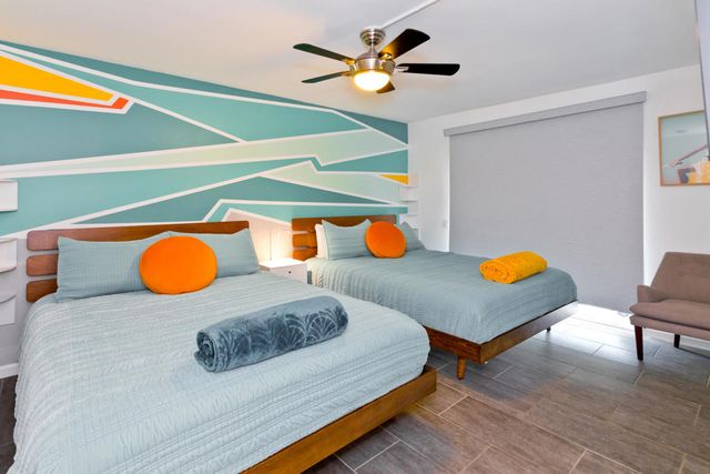1161 E El Escudero, Palm Springs, CA 92262