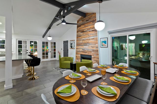 1161 E El Escudero, Palm Springs, CA 92262