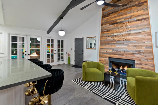1161 E El Escudero, Palm Springs, CA 92262