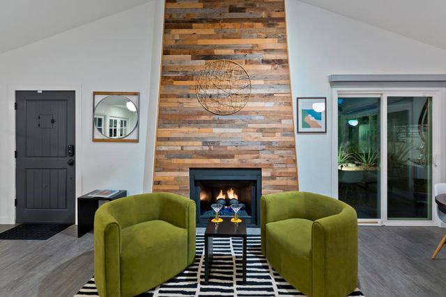 1161 E El Escudero, Palm Springs, CA 92262