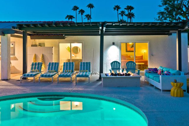 1161 E El Escudero, Palm Springs, CA 92262
