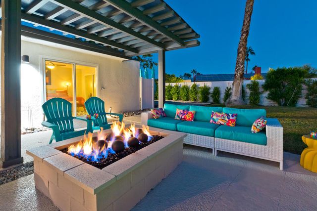 1161 E El Escudero, Palm Springs, CA 92262