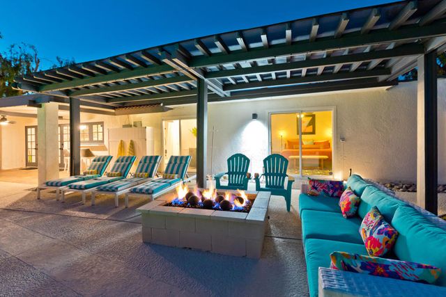 1161 E El Escudero, Palm Springs, CA 92262