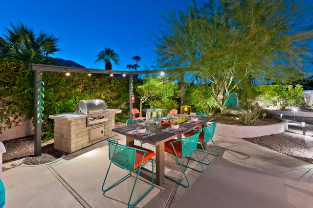 1161 E El Escudero, Palm Springs, CA 92262