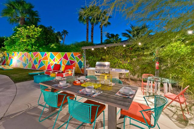 1161 E El Escudero, Palm Springs, CA 92262