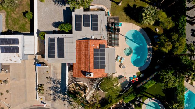 1161 E El Escudero, Palm Springs, CA 92262