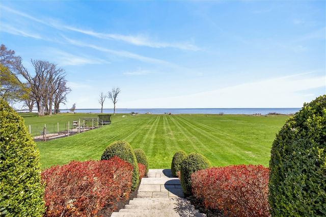 5230 St Paul Boulevard, Irondequoit, NY 14617
