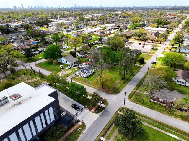 6515 Lloyd Street, Houston, TX 77022