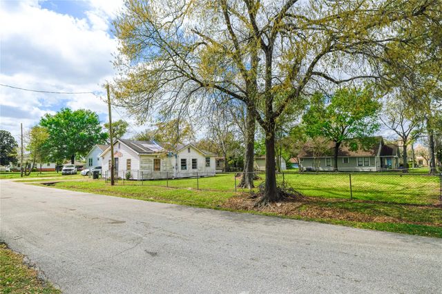 6515 Lloyd Street, Houston, TX 77022