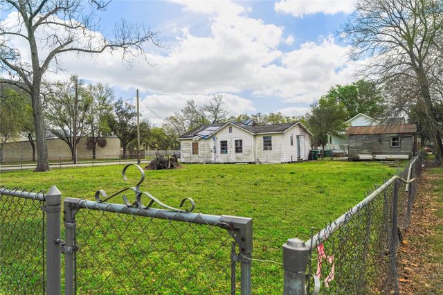 6515 Lloyd Street, Houston, TX 77022