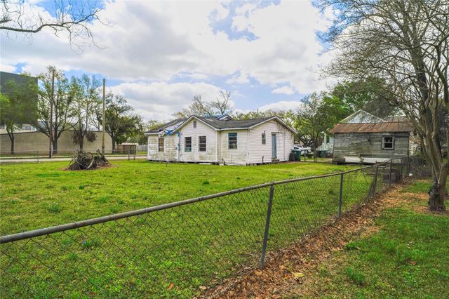 6515 Lloyd Street, Houston, TX 77022