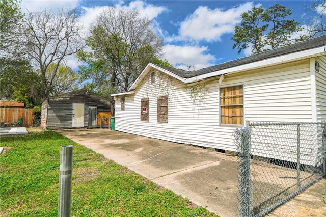 6515 Lloyd Street, Houston, TX 77022