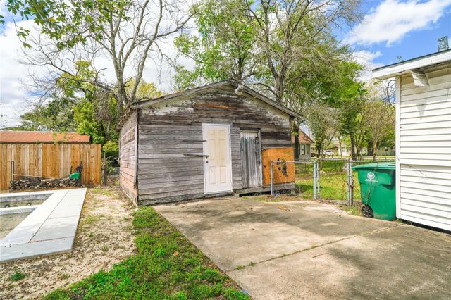 6515 Lloyd Street, Houston, TX 77022