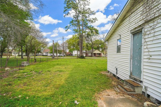 6515 Lloyd Street, Houston, TX 77022