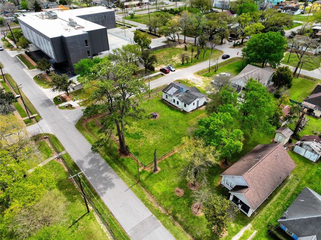 6515 Lloyd Street, Houston, TX 77022