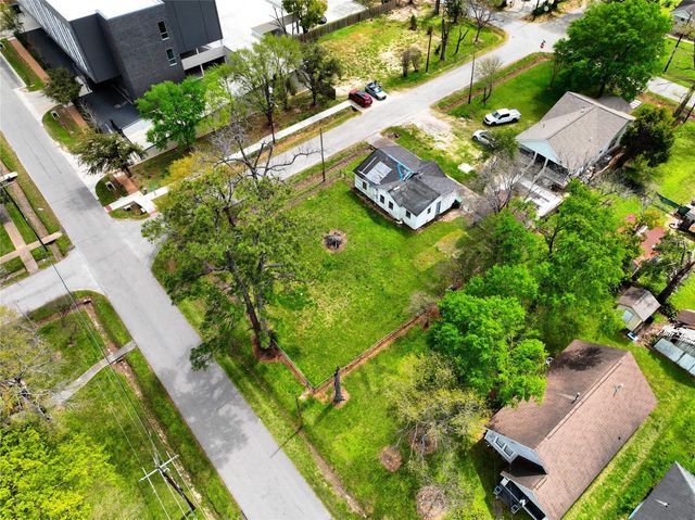 6515 Lloyd Street, Houston, TX 77022