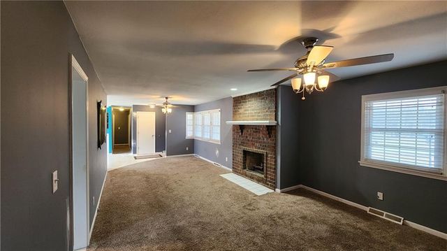 908 Harr Grove Road, Peculiar, MO 64078