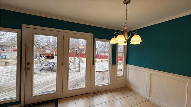 908 Harr Grove Road, Peculiar, MO 64078