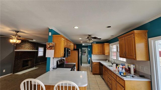 908 Harr Grove Road, Peculiar, MO 64078