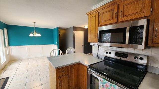 908 Harr Grove Road, Peculiar, MO 64078