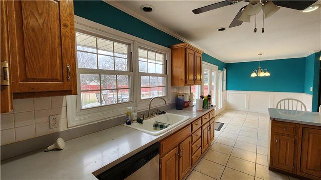 908 Harr Grove Road, Peculiar, MO 64078