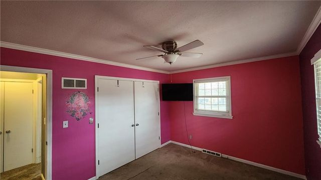 908 Harr Grove Road, Peculiar, MO 64078