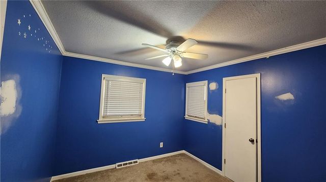 908 Harr Grove Road, Peculiar, MO 64078