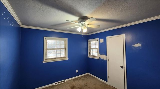 908 Harr Grove Road, Peculiar, MO 64078