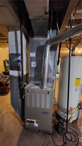 908 Harr Grove Road, Peculiar, MO 64078