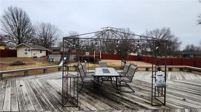 908 Harr Grove Road, Peculiar, MO 64078