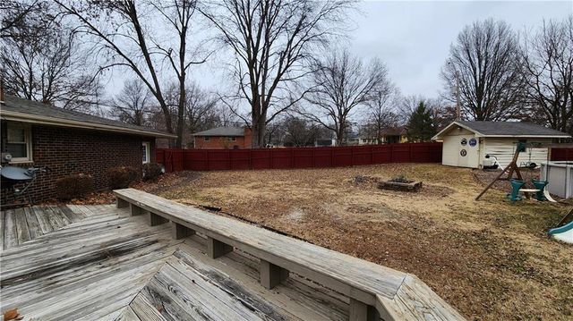 908 Harr Grove Road, Peculiar, MO 64078