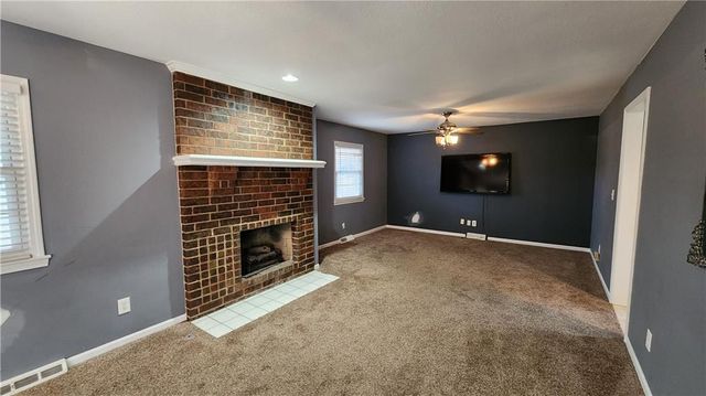 908 Harr Grove Road, Peculiar, MO 64078