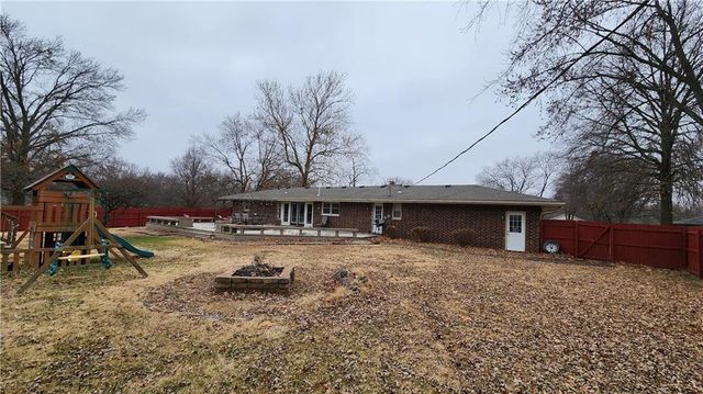 908 Harr Grove Road, Peculiar, MO 64078