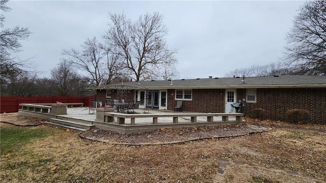 908 Harr Grove Road, Peculiar, MO 64078