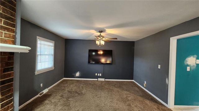 908 Harr Grove Road, Peculiar, MO 64078