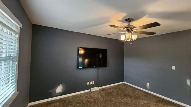 908 Harr Grove Road, Peculiar, MO 64078