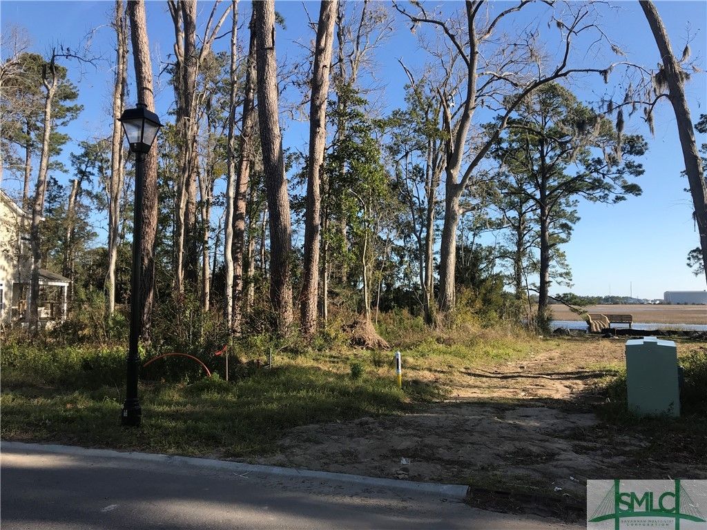 Image 2 of property listing at 147 Bluffside Circle, Savannah, GA 31404