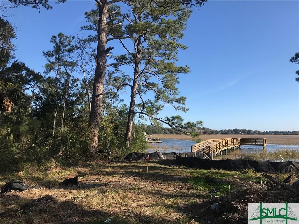 Image 8 of property listing at 147 Bluffside Circle, Savannah, GA 31404