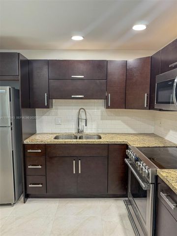 7051 Environ Boulevard 431, Lauderhill, FL 33319