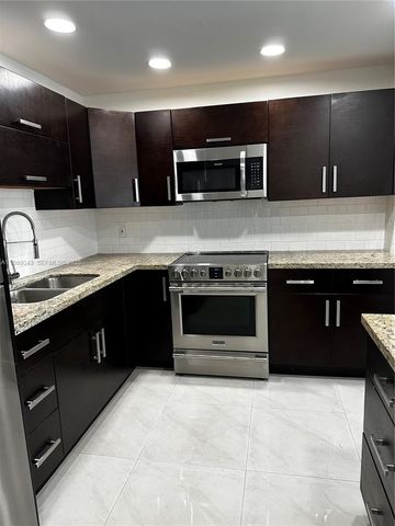 7051 Environ Boulevard 431, Lauderhill, FL 33319