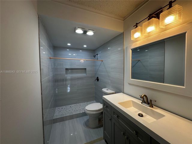 7051 Environ Boulevard 431, Lauderhill, FL 33319