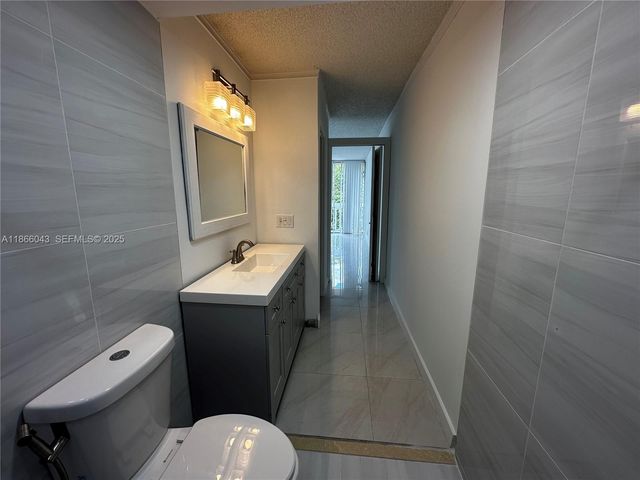 7051 Environ Boulevard 431, Lauderhill, FL 33319