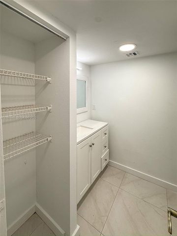 7051 Environ Boulevard 431, Lauderhill, FL 33319