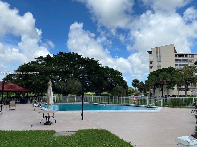 7051 Environ Boulevard 431, Lauderhill, FL 33319