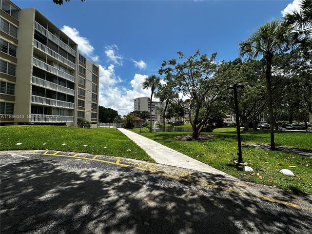 7051 Environ Boulevard 431, Lauderhill, FL 33319