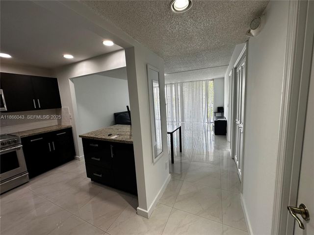 7051 Environ Boulevard 431, Lauderhill, FL 33319