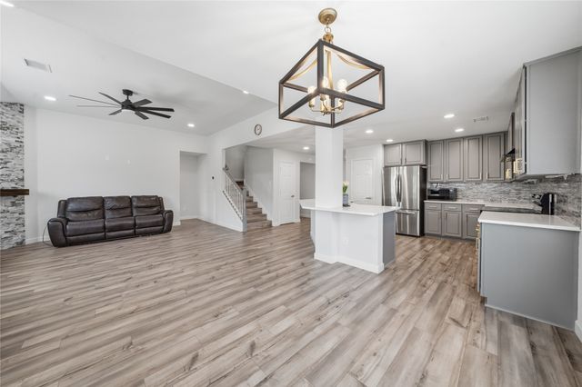 1011 Castroville Drive, Forney, TX 75126