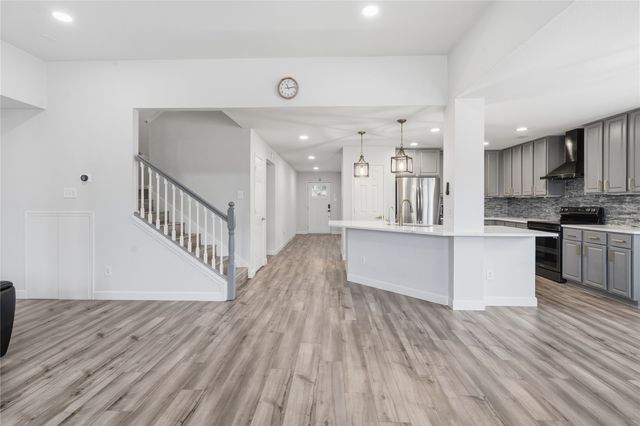 1011 Castroville Drive, Forney, TX 75126