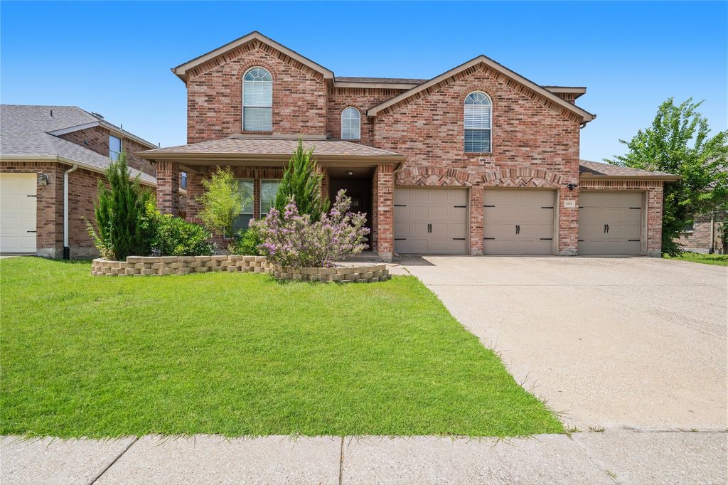 1011 Castroville Drive, Forney, TX 75126