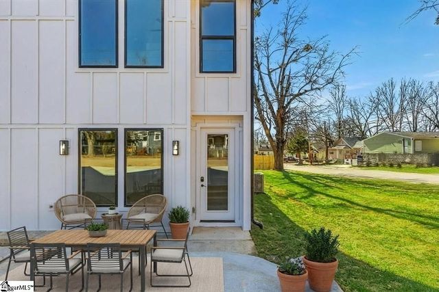 211 Montana Street, Greenville, SC 29611